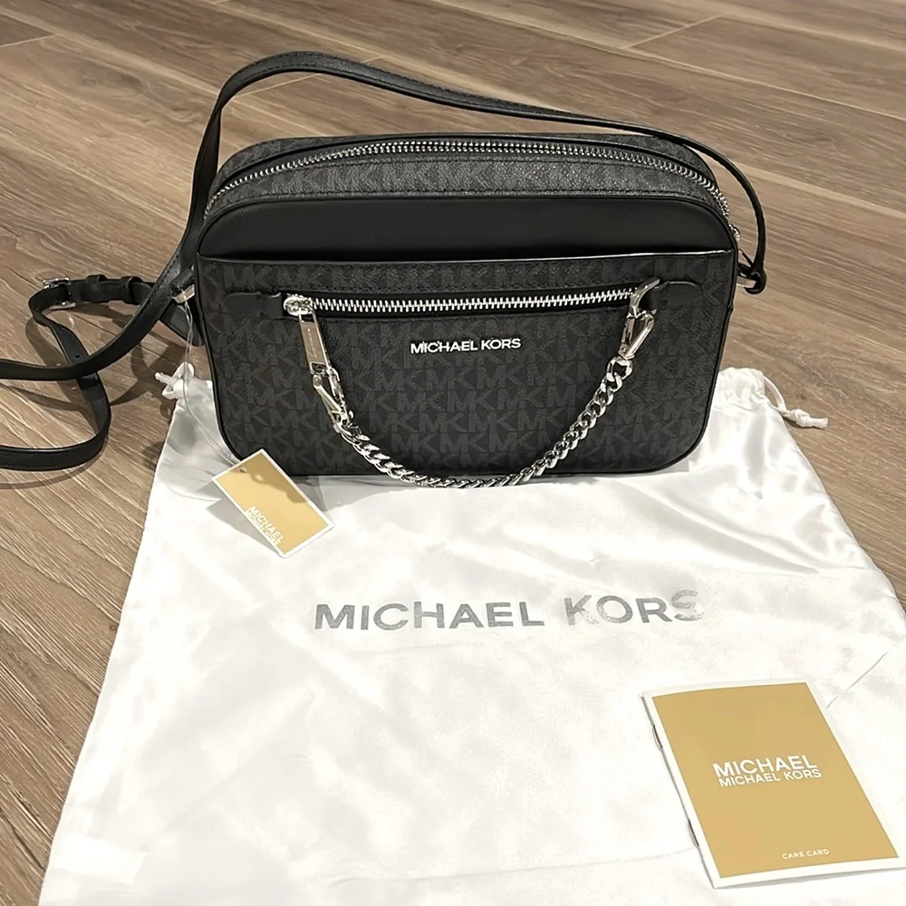NWT Michael Kors monogram crossbody - Picture 2 of 10